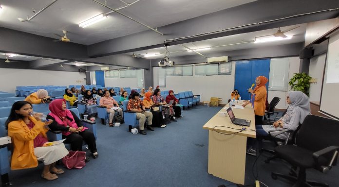 Kegiatan Pengabdian kepada Masyarakat (PkM) FIKOM Jayabaya bersama Dosen Magister Kenotariatan (M.Kn) Jayabaya pada para Orang Tua Siswa dan Guru-guru Yayasan Pendidikan Islam An Nuur