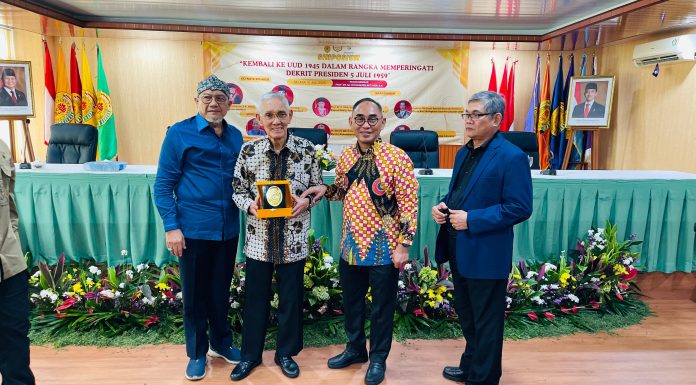 Simposium Nasional “Kembali ke UUD 1945 dalam Rangka Memperingati Dekrit Presiden 5 Juli 1959” di Universitas Jayabaya