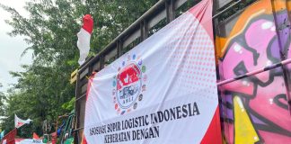 Ratusan Sopir Truk Mengguncang Jakarta Pusat Desak Tunda ZERO ODOL