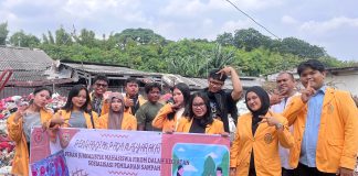 Mahasiswa FIKOM Jayabaya pelajari Persoalan Pengelolaan Sampah Saat Program Pengabdian Masyarakat di Komplek Pertamina Ujung Menteng